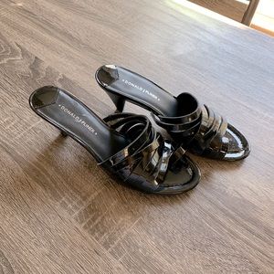 Donald J Pliner Black Strappy Sandal 8M